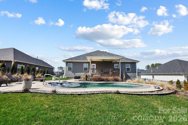 11812 Glenwood Drive, Locust, NC 28107