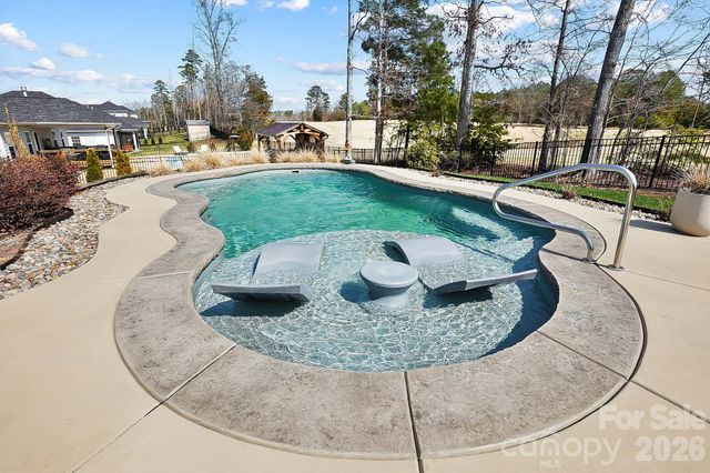 11812 Glenwood Drive, Locust, NC 28107