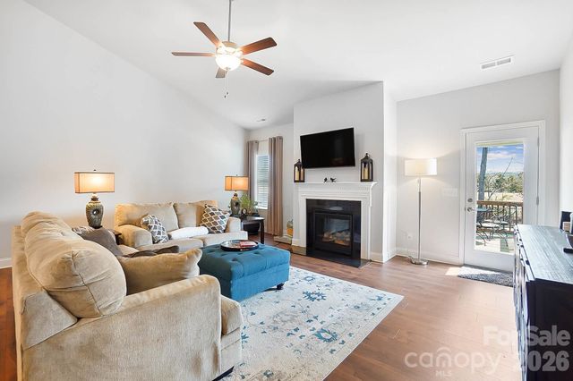 11812 Glenwood Drive, Locust, NC 28107