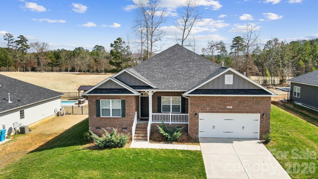 11812 Glenwood Drive, Locust, NC 28107