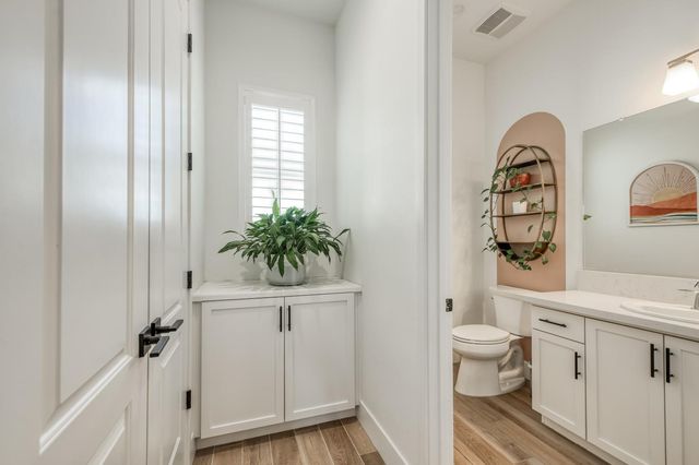 948 Beaver Pond, Madera, CA 93636