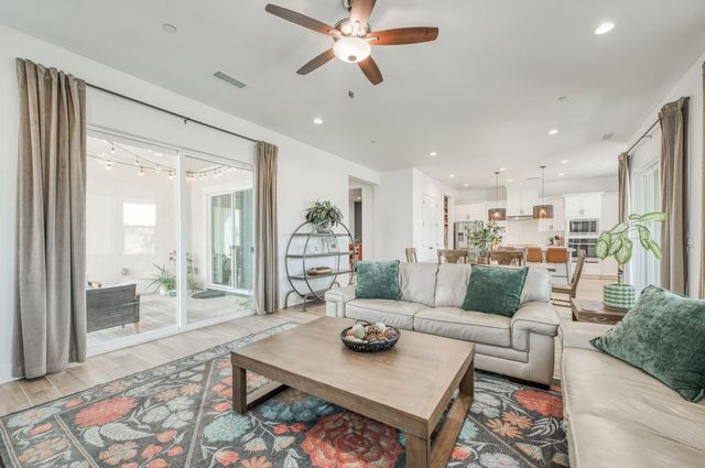 948 Beaver Pond, Madera, CA 93636