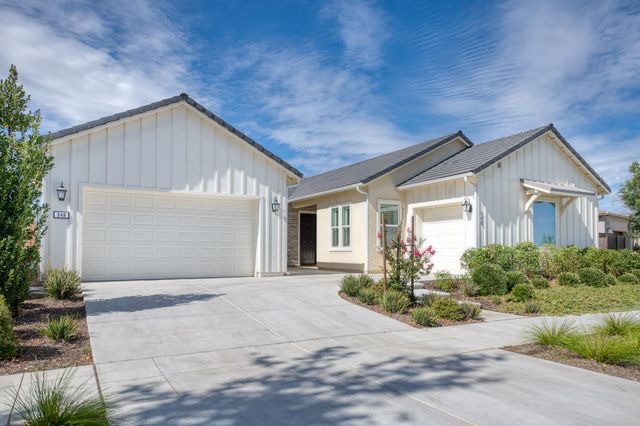 948 Beaver Pond, Madera, CA 93636