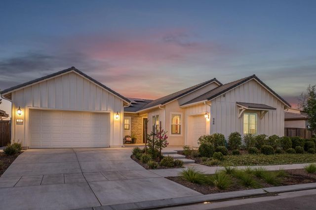 948 Beaver Pond, Madera, CA 93636
