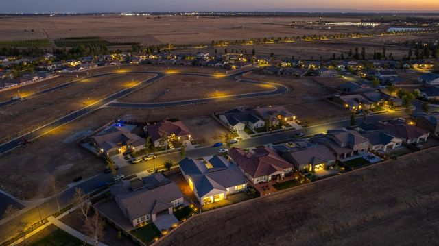 948 Beaver Pond, Madera, CA 93636