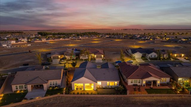 948 Beaver Pond, Madera, CA 93636