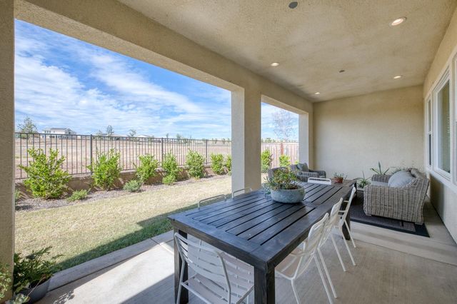948 Beaver Pond, Madera, CA 93636