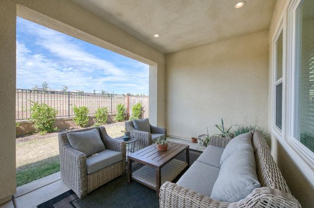 948 Beaver Pond, Madera, CA 93636
