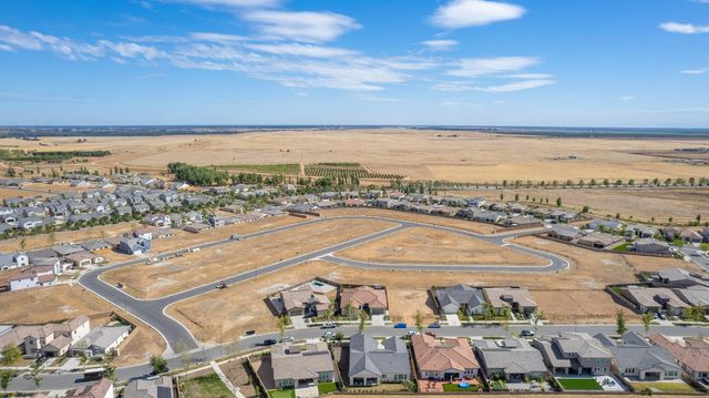 948 Beaver Pond, Madera, CA 93636