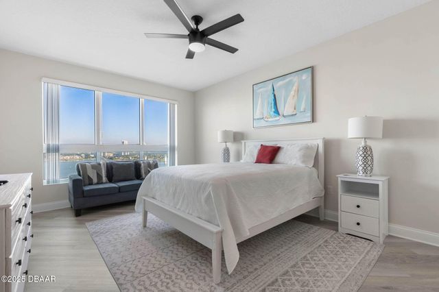 231 Riverside Dr Unit 902, Holly Hill, FL 32117