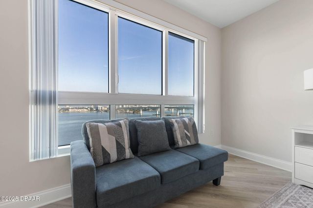 231 Riverside Dr Unit 902, Holly Hill, FL 32117