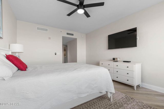 231 Riverside Dr Unit 902, Holly Hill, FL 32117