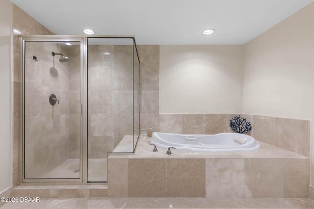 231 Riverside Dr Unit 902, Holly Hill, FL 32117