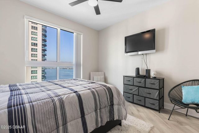 231 Riverside Dr Unit 902, Holly Hill, FL 32117