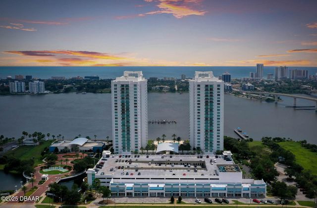 231 Riverside Dr Unit 902, Holly Hill, FL 32117