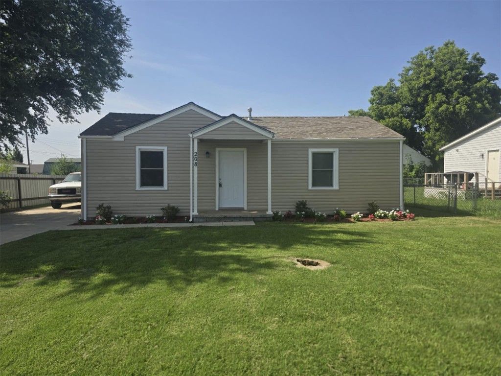 208 SE 2ND Street, Moore, OK 73160