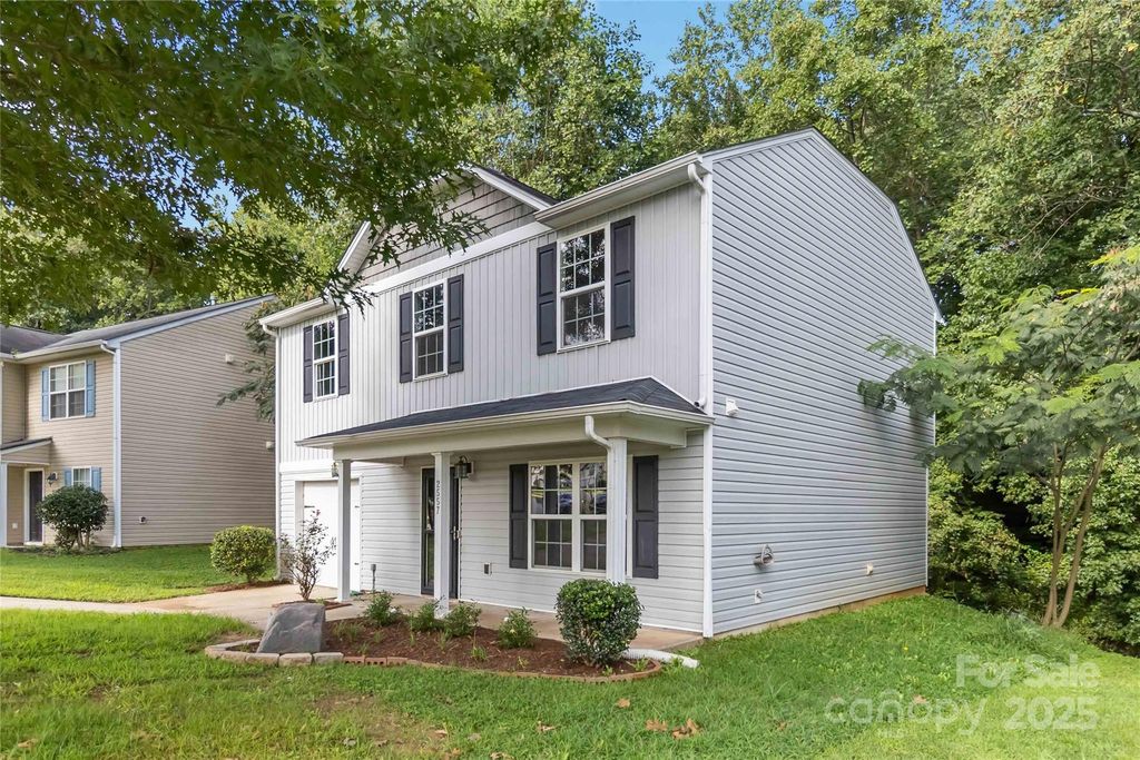 2557 Mulberry Pond Drive, Charlotte, NC 28208