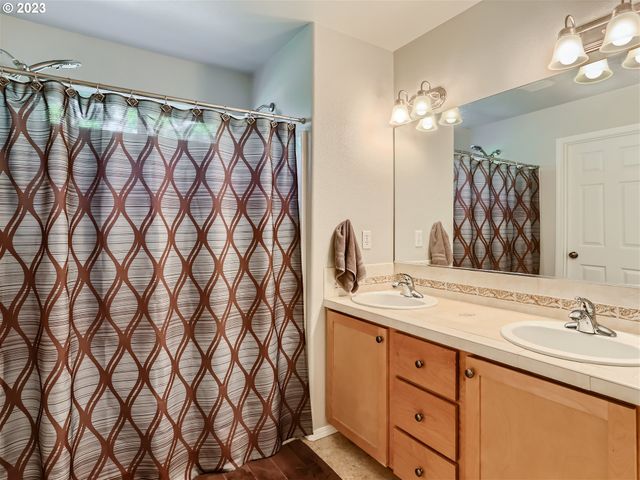 14094 Sw VIEWPOINT Ct, Portland, OR 97224