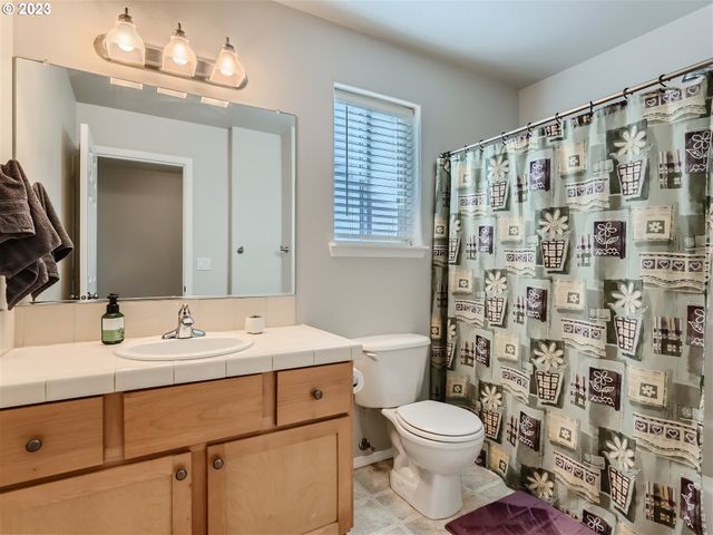14094 Sw VIEWPOINT Ct, Portland, OR 97224