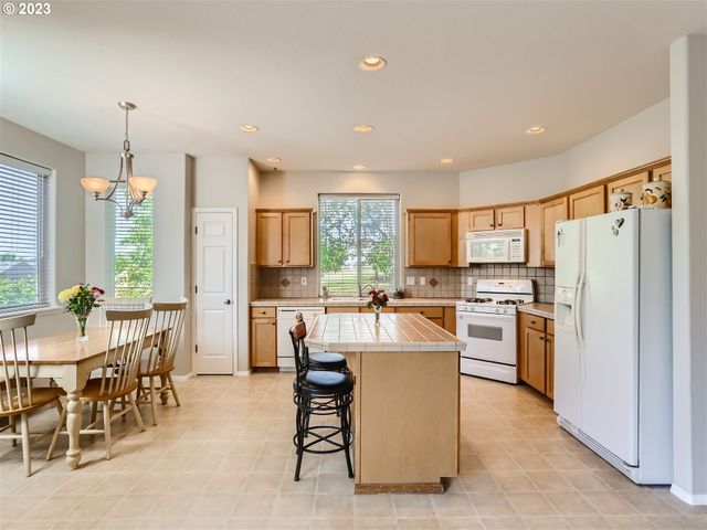14094 Sw VIEWPOINT Ct, Portland, OR 97224