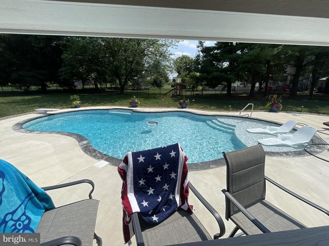 119 SAYBROOKE DR, Lititz, PA 17543