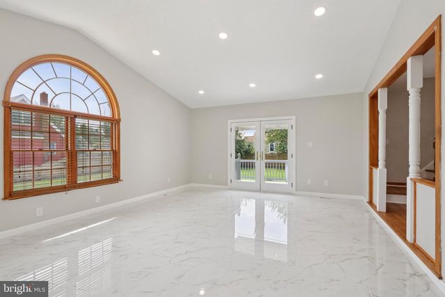 16 PARK DR, Bellmawr, NJ 08031