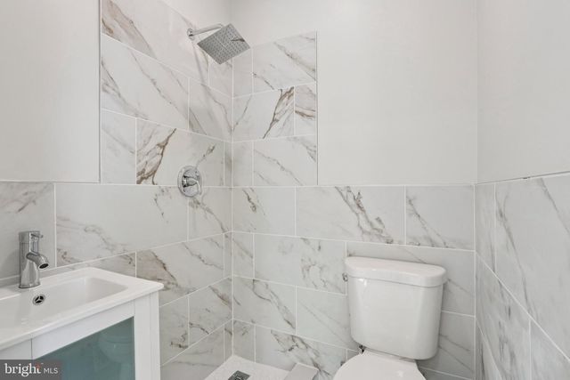 16 PARK DR, Bellmawr, NJ 08031