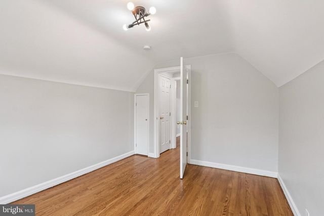 16 PARK DR, Bellmawr, NJ 08031