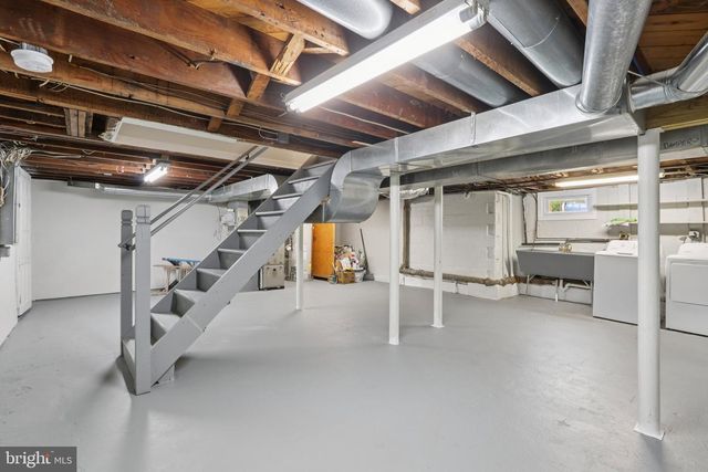 16 PARK DR, Bellmawr, NJ 08031