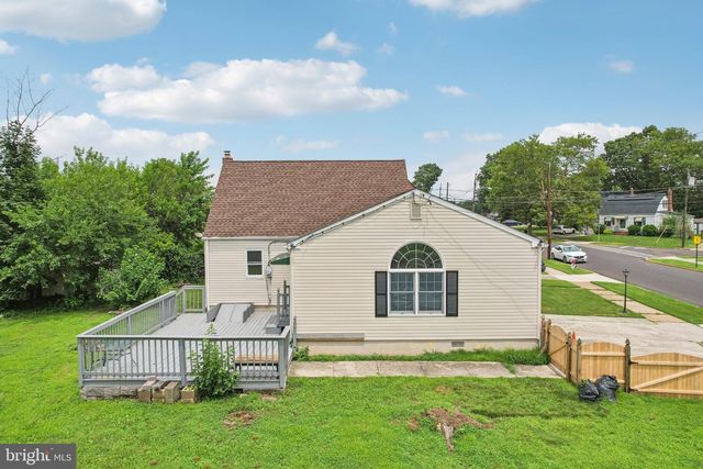 16 PARK DR, Bellmawr, NJ 08031