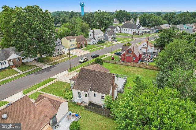 16 PARK DR, Bellmawr, NJ 08031