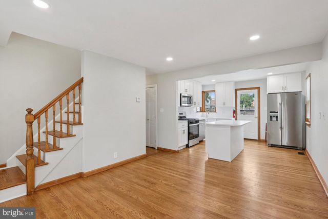 16 PARK DR, Bellmawr, NJ 08031