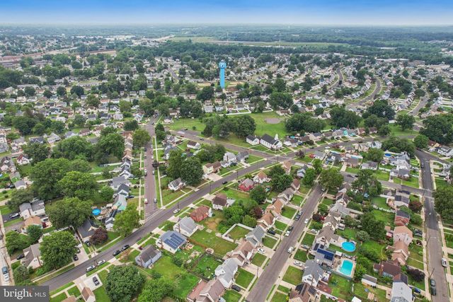 16 PARK DR, Bellmawr, NJ 08031