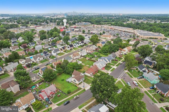 16 PARK DR, Bellmawr, NJ 08031