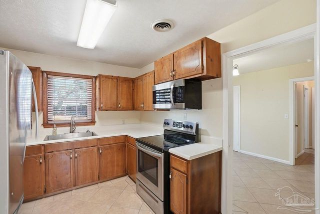 6444 Walnut St, Milton, FL 32570