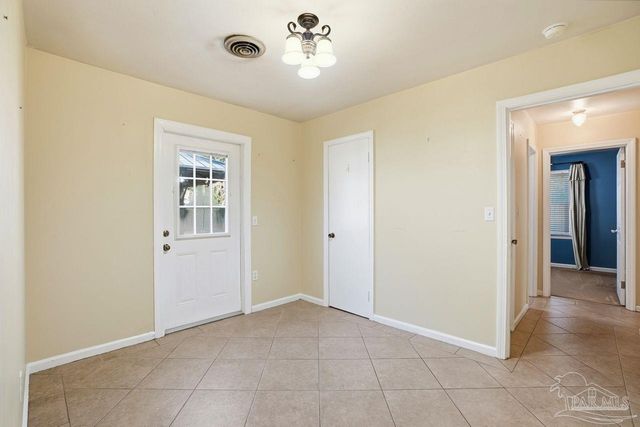 6444 Walnut St, Milton, FL 32570