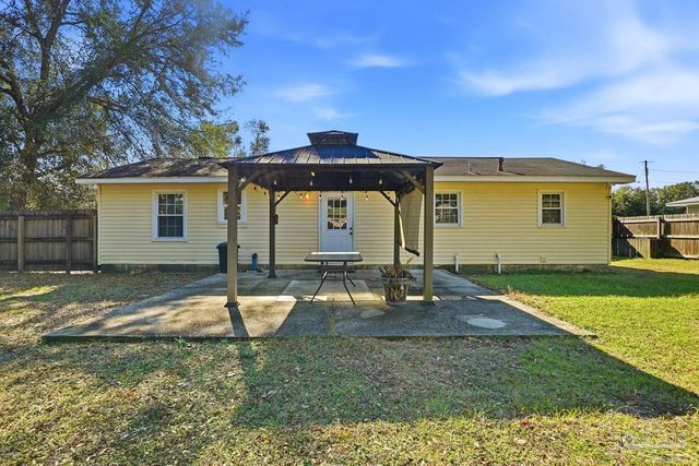 6444 Walnut St, Milton, FL 32570