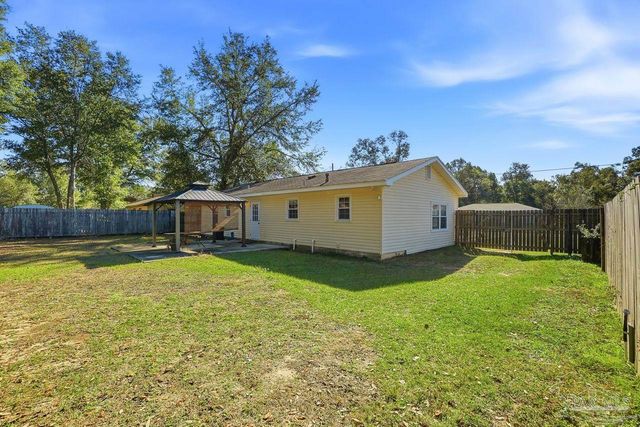 6444 Walnut St, Milton, FL 32570