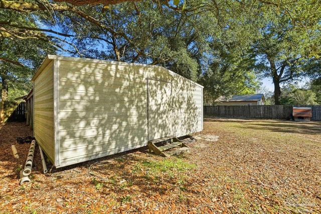 6444 Walnut St, Milton, FL 32570