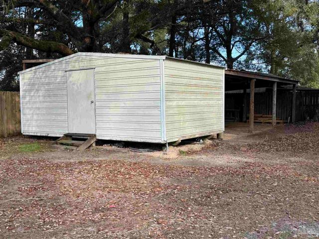 6444 Walnut St, Milton, FL 32570