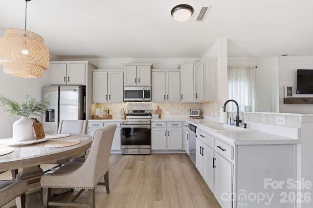 134 Fairfield Drive, Troutman, NC 28166