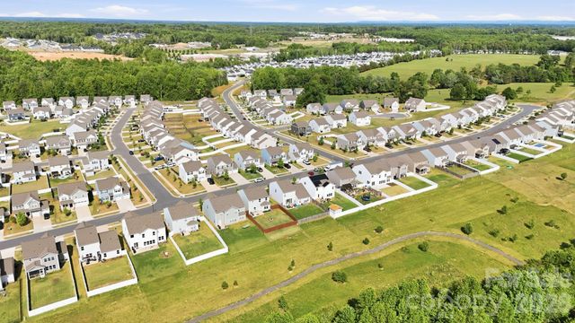 134 Fairfield Drive, Troutman, NC 28166