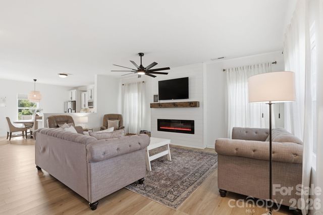 134 Fairfield Drive, Troutman, NC 28166