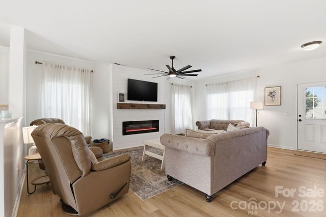 134 Fairfield Drive, Troutman, NC 28166
