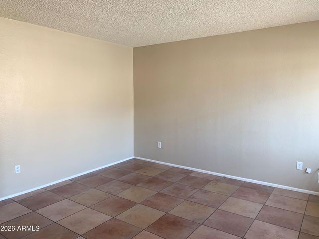 2804 N 43rd Avenue Apt D, Phoenix, AZ 85009