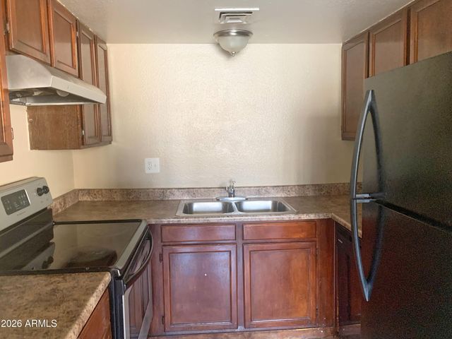 2804 N 43rd Avenue Apt D, Phoenix, AZ 85009