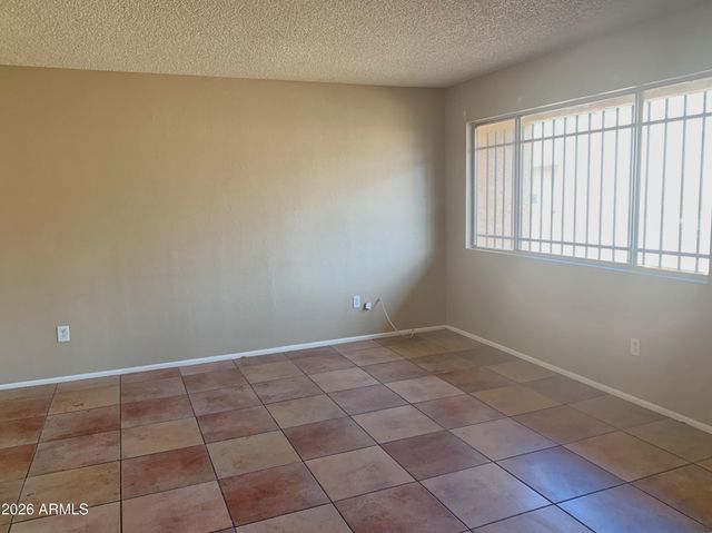 2804 N 43rd Avenue Apt D, Phoenix, AZ 85009