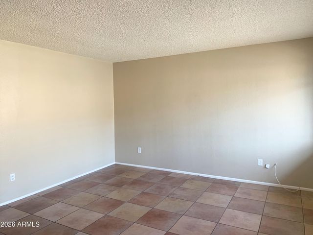 2804 N 43rd Avenue Apt D, Phoenix, AZ 85009