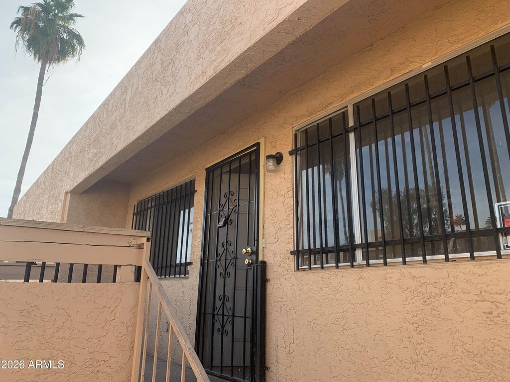 2804 N 43rd Avenue Apt D, Phoenix, AZ 85009