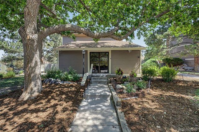 1981 S Hannibal Court B, Aurora, CO 80013